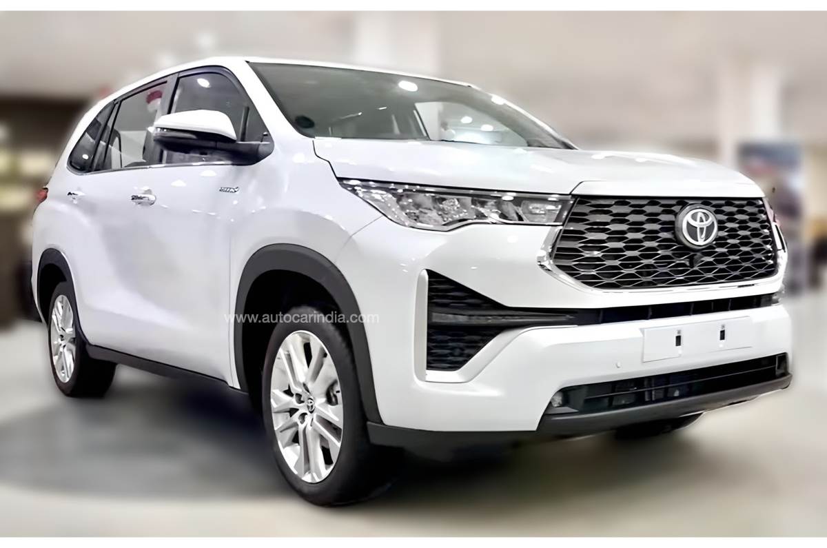 Toyota Innova Hycross hybrid bookings 